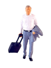 Load image into Gallery viewer, 1:64 Painted Figure Model Miniature Resin Diorama Business Man Woman Luggage
