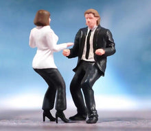 Load image into Gallery viewer, 1:64 Painted Figure Model Miniature Resin Diorama Sand Talk Show Host Man Lady
