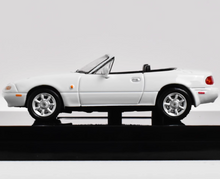Load image into Gallery viewer, HJ 1:64 JDM Miata MX5 Eunos Roadster Racing Sports Model Diecast Metal Car
