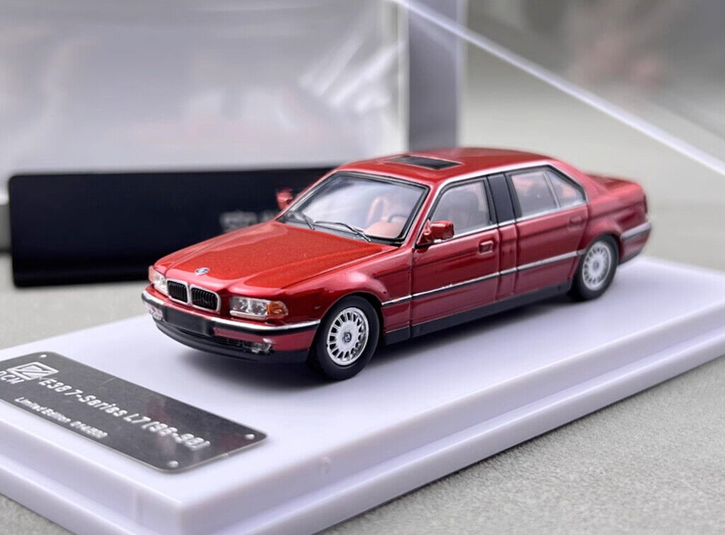 DCM 1:64 Red 1996-98 E38 L7 728il Luxury Sedan Model Diecast Metal Car New Collection