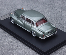 Load image into Gallery viewer, GFCC 1:64 Green 1959 300D Classic Vintage Sport Model Diecast Metal Car New Collection
