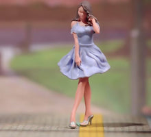 Load image into Gallery viewer, 1:64 Painted Figure Mini Model Miniature Resin Diorama Sand Purple Dress Lady
