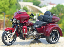 Load image into Gallery viewer, Maisto 1:12 Red 2021 CVO TRI Glide Sports Model Toy Diecast Metal Motorcycle
