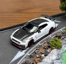 Load image into Gallery viewer, MINIGT 1:64 Pearl White 2024 GTR R35 Nismo Sports Model Diecast Metal Car New Collection
