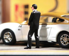 Load image into Gallery viewer, 1:24 Painted Figure Model Miniature Resin Diorama Sand Killer Suit Man Doctor
