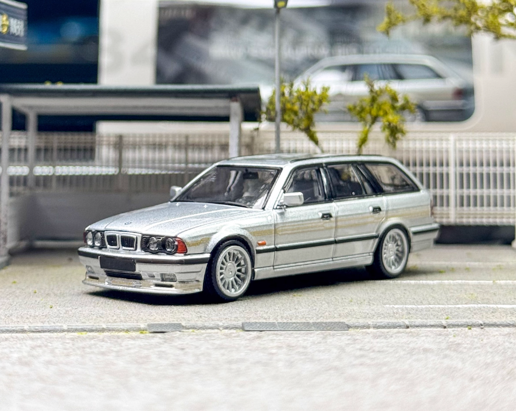 Mortal 1:64 Silver E34 Touring Alpina B10 Wagon Sport Model Diecast Metal Car