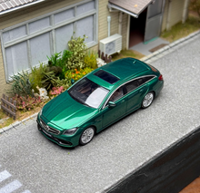 Load image into Gallery viewer, King 1:64 Green CLS63 Shooting Brake Wagon Sport Model Diecast Metal Car New Collection
