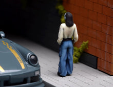 Load image into Gallery viewer, 1:64 Painted Figure Model Miniature Resin Diorama Toy Sand Headset Cool Girl
