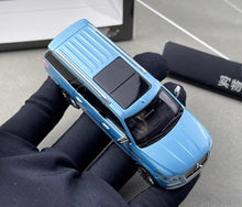 Load image into Gallery viewer, Shadow 1:64 Blue Navigator L Full Sized SUV Model Diecast Metal Car New Collection
