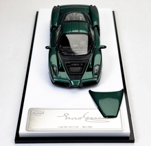 Load image into Gallery viewer, King 1:64 Green Enzo Super Racing Sports Figure Model Diecast Metal CarNew
