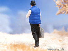 Load image into Gallery viewer, 1:64 Painted Figure Model Miniature Resin Diorama Sand Man Looking At Mobile Toy
