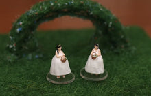 Load image into Gallery viewer, 1:64 Painted Figure Model Miniature Resin Diorama Sand Flower Girls WeddingDress
