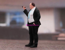 Load image into Gallery viewer, 1:24 Painted Figure Model Miniature Resin Diorama Sand Cigar Smoking Man in Suit
