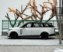 Load image into Gallery viewer, LCD 1:64 White 2022 Range Rover Luxury SUV Sports Model Diecast Metal Car New Collection
