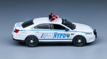Load image into Gallery viewer, 1:64 596Model Ford Taurus NYPD Police Classic Model Diecast Metal Car New Collection
