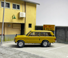 Load image into Gallery viewer, MINIGT 1:64 1971 Bahama Range Rover SUV Off Road Model Diecast Metal Car
