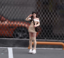 Load image into Gallery viewer, 1:64 Painted Figure Model Miniature Resin Sand Beauty Girl Pretty Lady Cute
