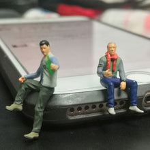Load image into Gallery viewer, 1:64 Painted Figure Mini Model Miniature Resin Diorama Cheers Chat Drinking Man
