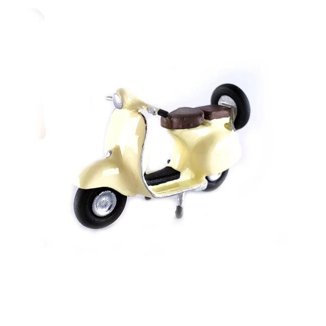 1:64 Painted Figure Mini Model Miniature Resin Diorama Toy Vespa Motocycle Beige