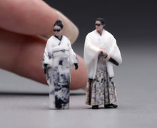 Load image into Gallery viewer, 1:64 Painted Figure Model Miniature Resin Sand Kimono Style Couple Man Woman
