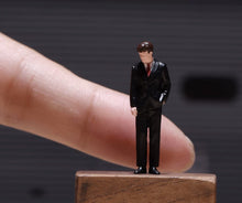 Load image into Gallery viewer, 1:64 Painted Figure Model Miniature Resin Diorama Wedding Couple Bride Groom
