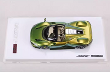 Load image into Gallery viewer, SUHE 1:64 Green SP3 Daytona Convertible Sports Model Diecast Resin Car New Collection
