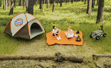 Load image into Gallery viewer, 1:64 Painted Figure Model Miniature Resin Diorama Outdoor Picnic Camping Reading Collection
