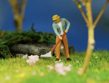 Load image into Gallery viewer, 1:64 Painted Figure Model Miniature Resin Diorama Sand Gardener Nurseryman Woman Collection

