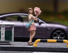 Load image into Gallery viewer, 1:64 Painted Figure Model Miniature Resin Diorama Toy Sand Pretty Girl With Hat
