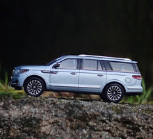 Load image into Gallery viewer, WTX 1:64 Blue Navigator L Full Sized SUV Sports Model Diecast Metal Car New Collection
