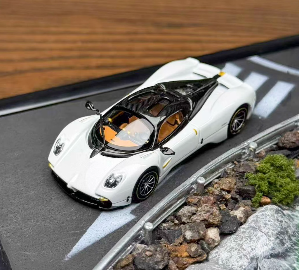 LCD 1:64 White Black Top Utopia Racing Sports Model Diecast Metal Car New Collection