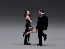 Load image into Gallery viewer, 1:64 Painted Figure Model Miniature Resin Sand Agent Couple In Black Lovers Set
