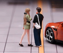 Load image into Gallery viewer, 1:24 Painted Figure Model Miniature Resin Diorama  Sand Couple Lovers Fashion
