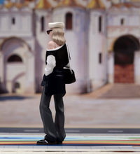 Load image into Gallery viewer, 1:24 Painted Figure Model Miniature Resin Diorama Blond Sunglasses Casual Woman
