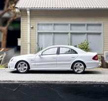 Load image into Gallery viewer, King 1:64 White E63 AMG W211 Sedan Sports Model Diecast Metal Car New Collection
