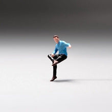 Load image into Gallery viewer, 1:64 Painted Figure Model Miniature Resin Diorama Sand Man Lady Sitting Bench New
