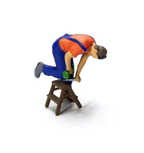 Load image into Gallery viewer, 1:64 Painted Figure Mini Model Miniature Resin Diorama Cutting Drill Repairman
