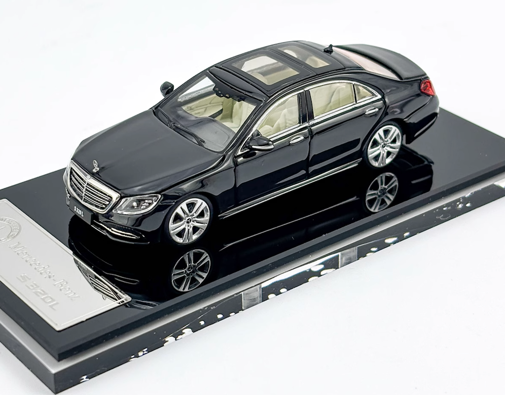 Glory 1:64 Black S320L W222 Sedan Sports Model Diecast Metal Car New Collection