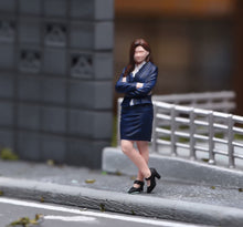 Load image into Gallery viewer, 1:64 Painted Figure Model Miniature Resin Diorama Business Man Woman Suit Set
