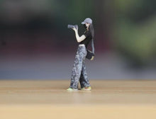 Load image into Gallery viewer, 1:64 Painted Figure Model Miniature Resin Diorama Sand Photographer Camera Girl
