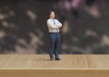 Load image into Gallery viewer, 1:64 Painted Figure Model Miniature Resin Diorama Sand White Shrit Man Standing
