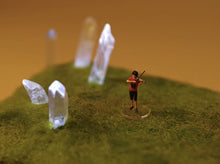 Load image into Gallery viewer, 1:64 Painted Figure Model Miniature Resin Diorama Sand Playing Violin Boy Music
