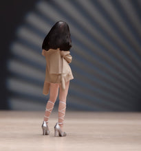 Load image into Gallery viewer, 1:24 Painted Figure Model Miniature Resin Diorama Black Hair Short Pants Girl
