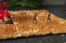 Load image into Gallery viewer, 1:64 Painted Figure Model Miniature Resin Diorama Sand Farmer Peasantry Two Men
