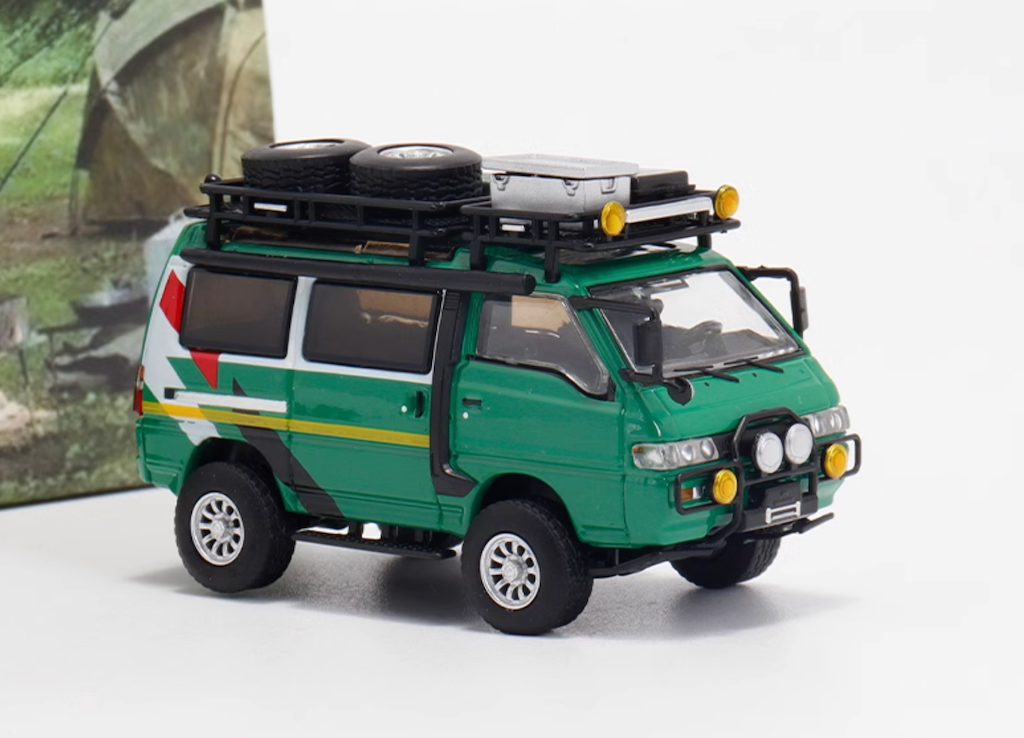 Autobots 1:64 Green 4WD Delica L300 Camper Van Model Diecast Metal Car New Collection