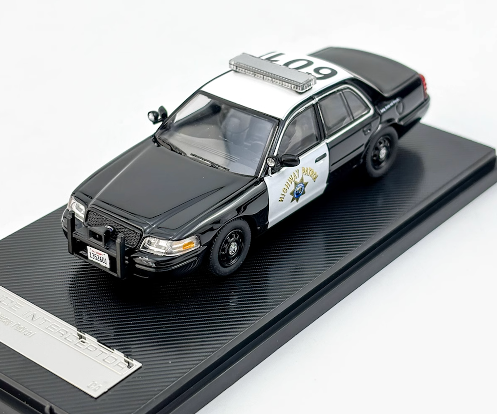 Rollin 1:64 CROWN VICTORIA CA Highway Patrol Police Model Diecast Metal Car