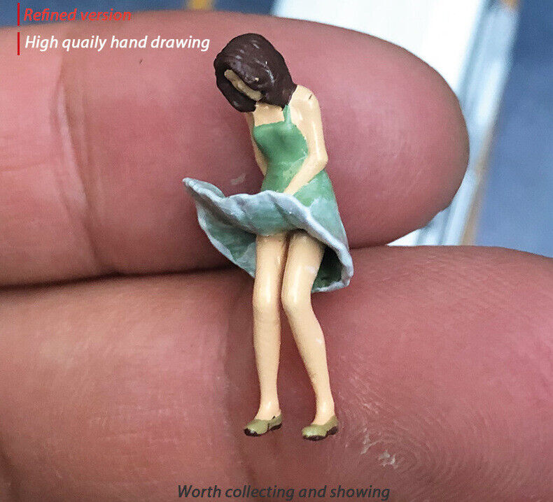1:64 Painted Figure Mini Model Miniature Resin Diorama Girl Flying Skirt Green