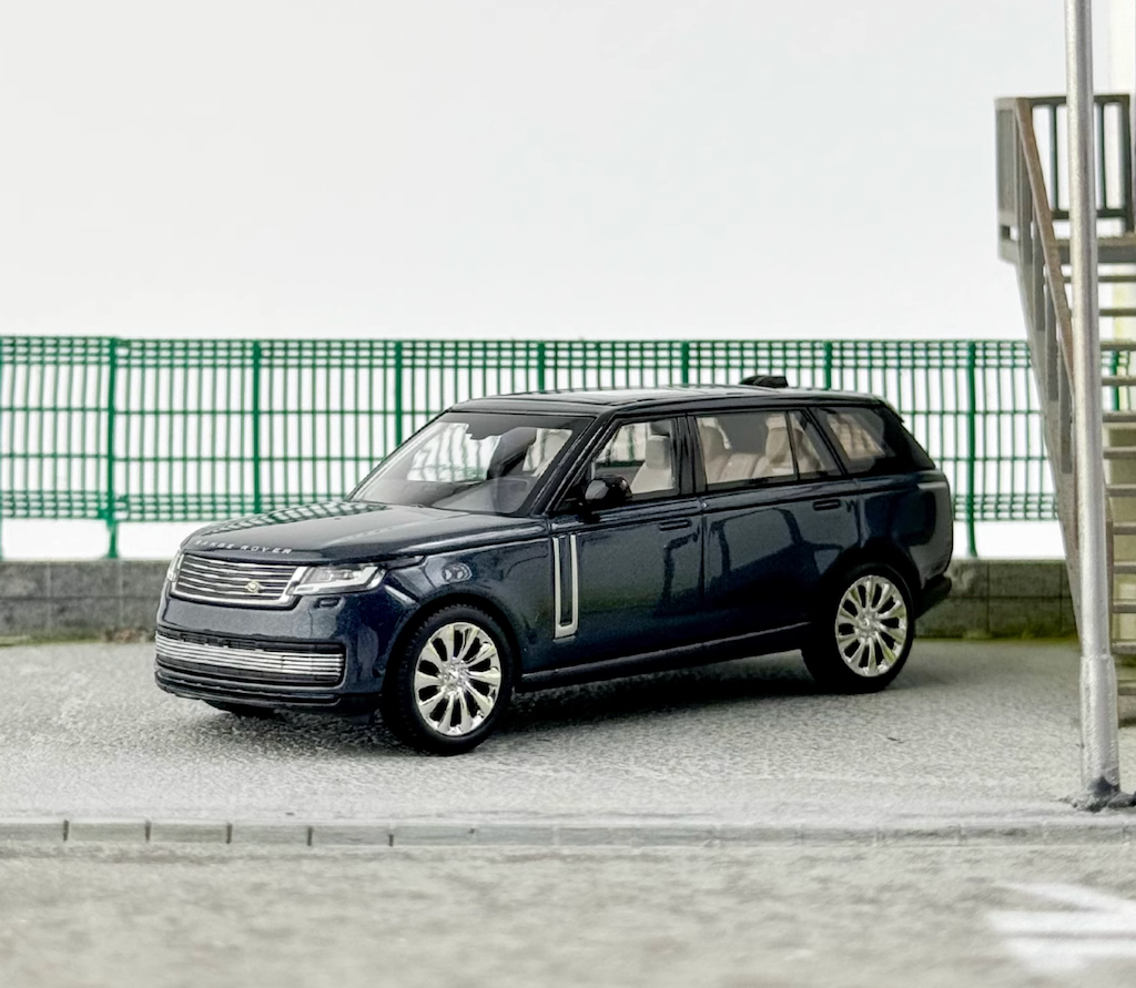 LCD 1:64 Blue 2022 Range Rover Luxury SUV Sports Model Diecast Metal Car New Collection