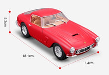 Load image into Gallery viewer, Bburago 1:24 250GT Berlinetta Passo Corto Racing Sports Model Toy Metal Car
