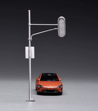Load image into Gallery viewer, 1:64 Painted Figure Model Miniature Resin Traffic light Scene Decoration
